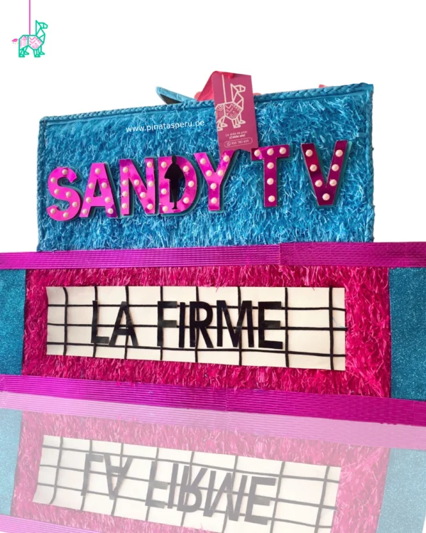 Piñata Magaly TV la Firme - personalizada con tu nombre